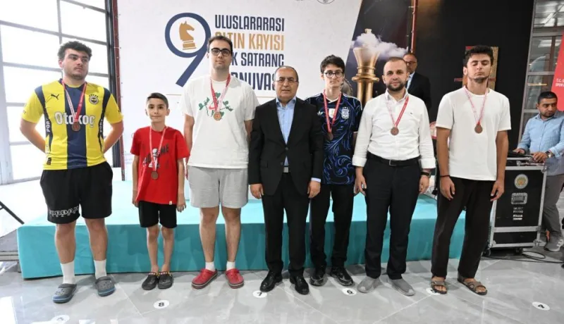 9. Uluslararası Altın Kayısı Satranç Turnuvası kapak görseli